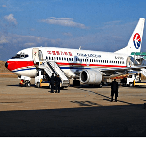 呼和浩特机场货运航空快运业稳步发展的原因是什么？